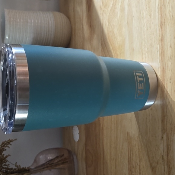 YETI Rivee Green 30 Oz Tumbler with Magslider Lid - Picture 5 of 6